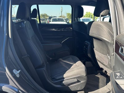 2022 Jeep Grand Cherokee L Laredo 4x4