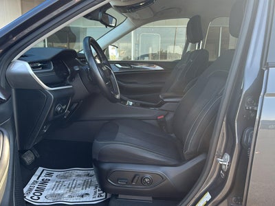 2022 Jeep Grand Cherokee L Laredo 4x4