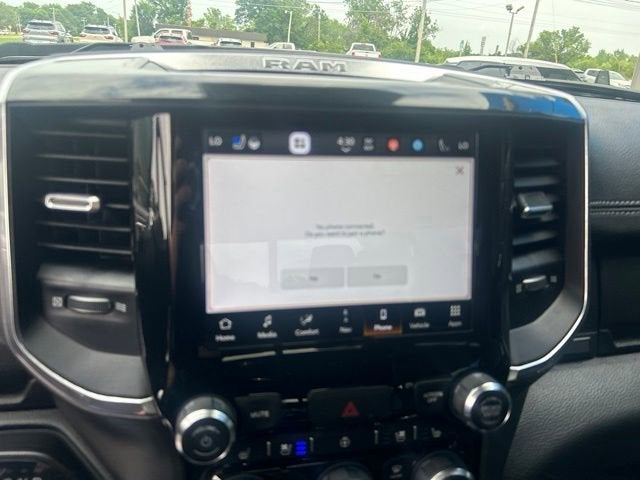 2022 RAM 1500 Laramie Crew Cab 4x4 5'7" Box