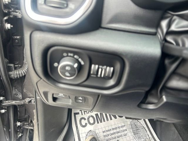 2022 RAM 1500 Laramie Crew Cab 4x4 5'7" Box