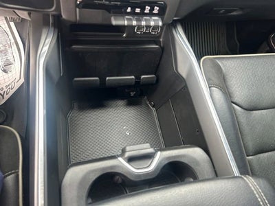 2022 RAM 1500 Laramie Crew Cab 4x4 5'7" Box