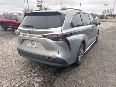 2023 Toyota Sienna XLE
