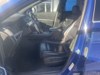 2023 Cadillac XT4 Premium Luxury
