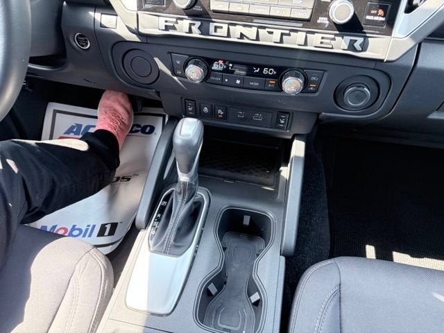 2025 Nissan Frontier SV