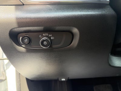 2023 Chevrolet Traverse Base