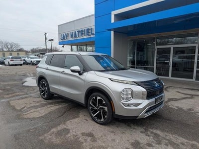 2024 Mitsubishi Outlander SE