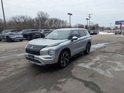 2024 Mitsubishi Outlander SE