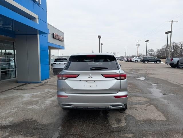 2024 Mitsubishi Outlander SE