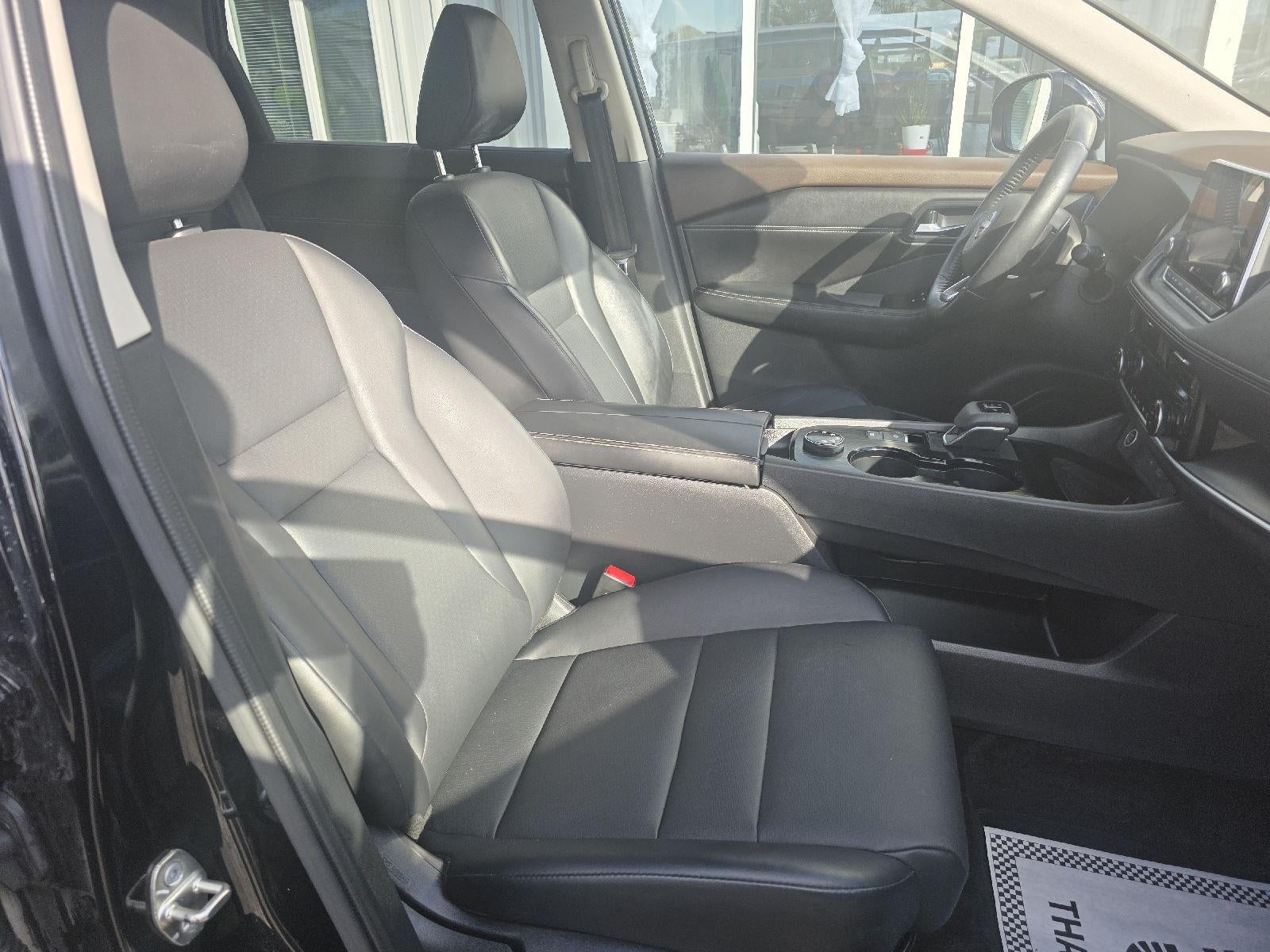 2022 Nissan Rogue Base