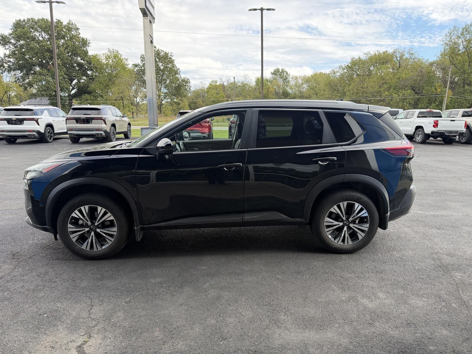 2022 Nissan Rogue Base