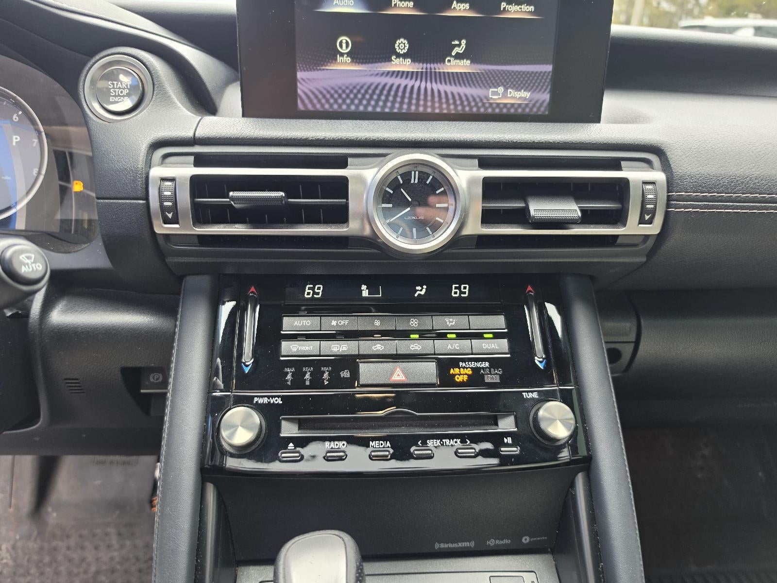 2022 Lexus IS 