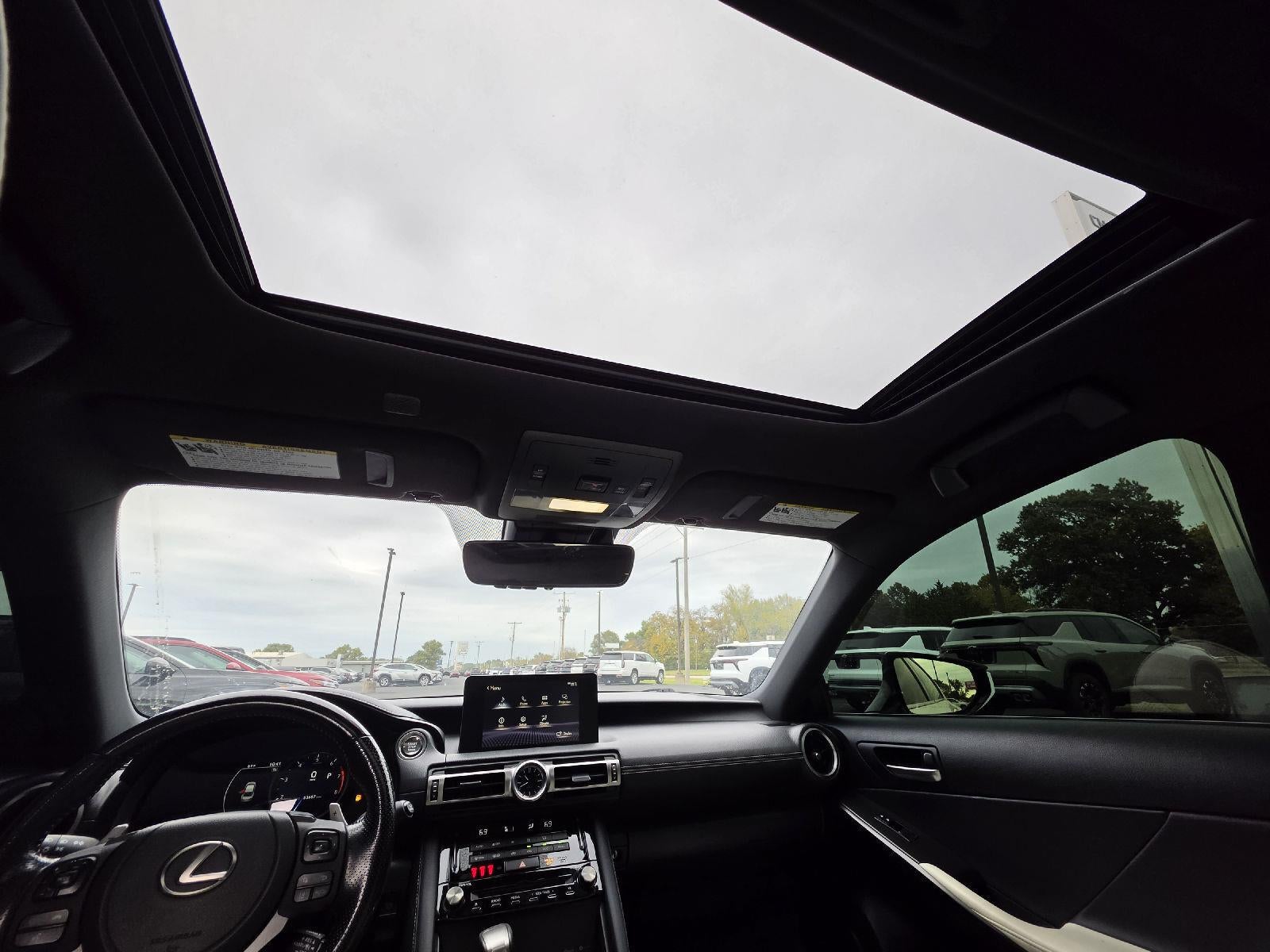 2022 Lexus IS 