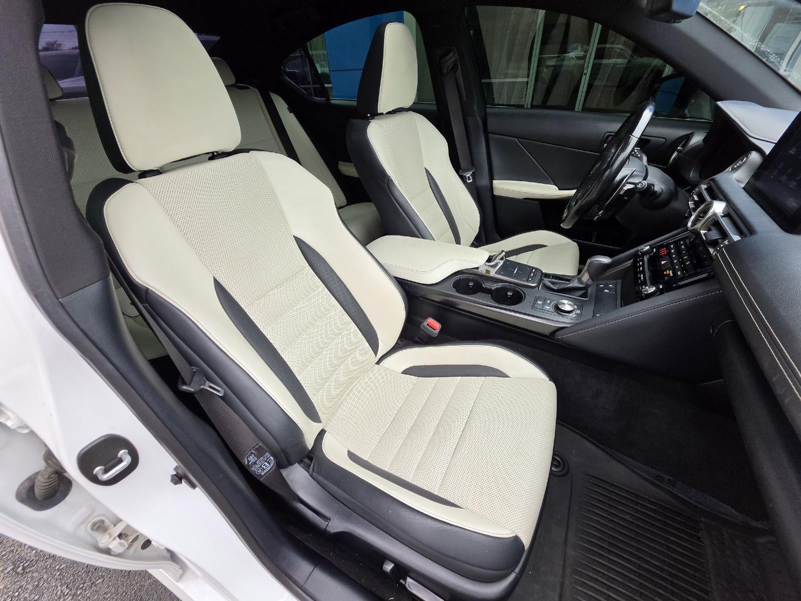 2022 Lexus IS 