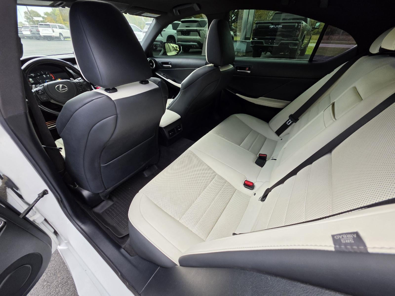 2022 Lexus IS 