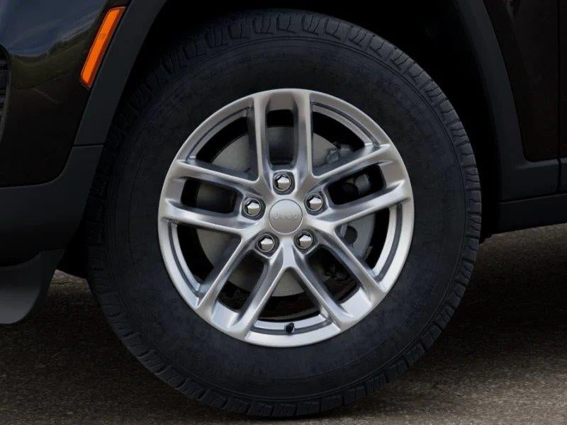 2025 Jeep Grand Cherokee Laredo X 4x4