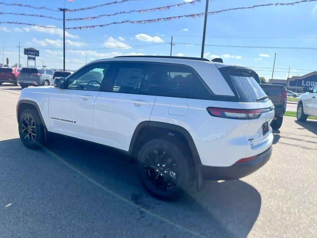 2026 Jeep Grand Cherokee Altitude 4x4