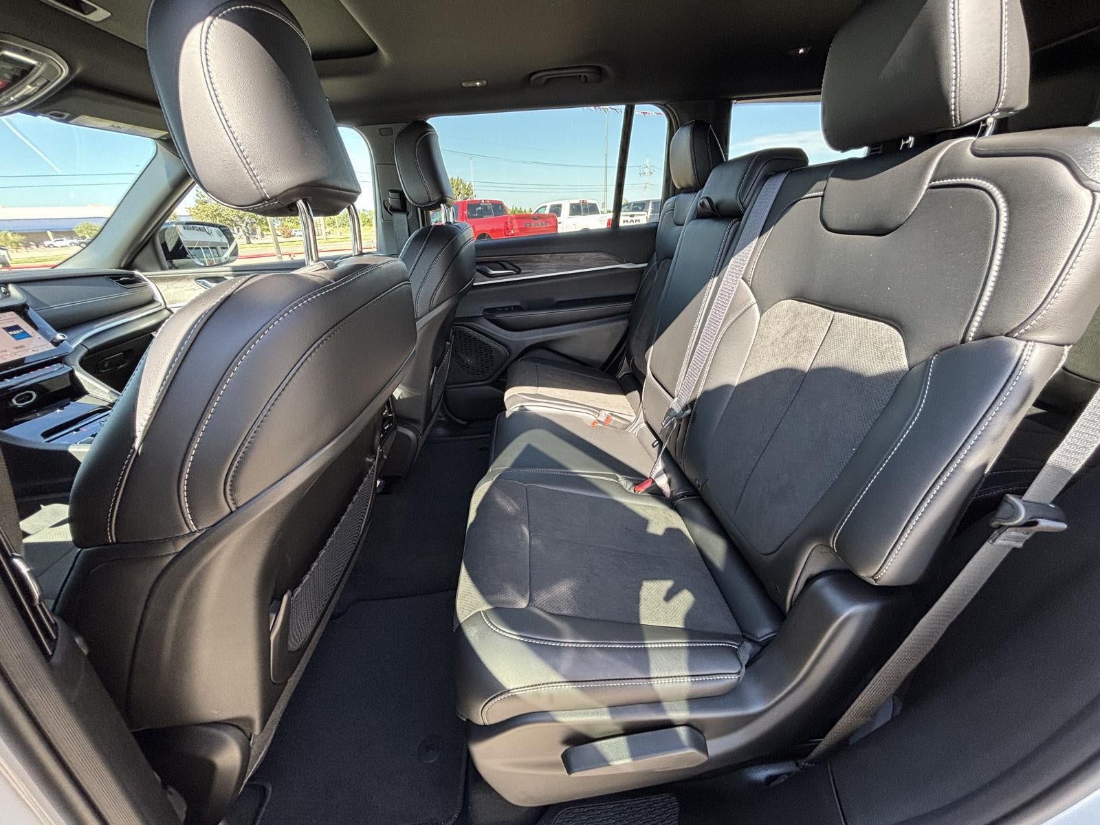 2027 Jeep Grand Cherokee GRAND CHEROKEE L LAREDO ALTITUDE 4X4