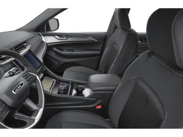 2027 Jeep Grand Cherokee Laredo Altitude