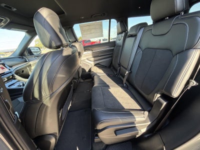 2027 Jeep Grand Cherokee GRAND CHEROKEE L LAREDO ALTITUDE 4X4