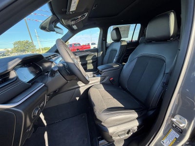 2027 Jeep Grand Cherokee GRAND CHEROKEE L LAREDO ALTITUDE 4X4