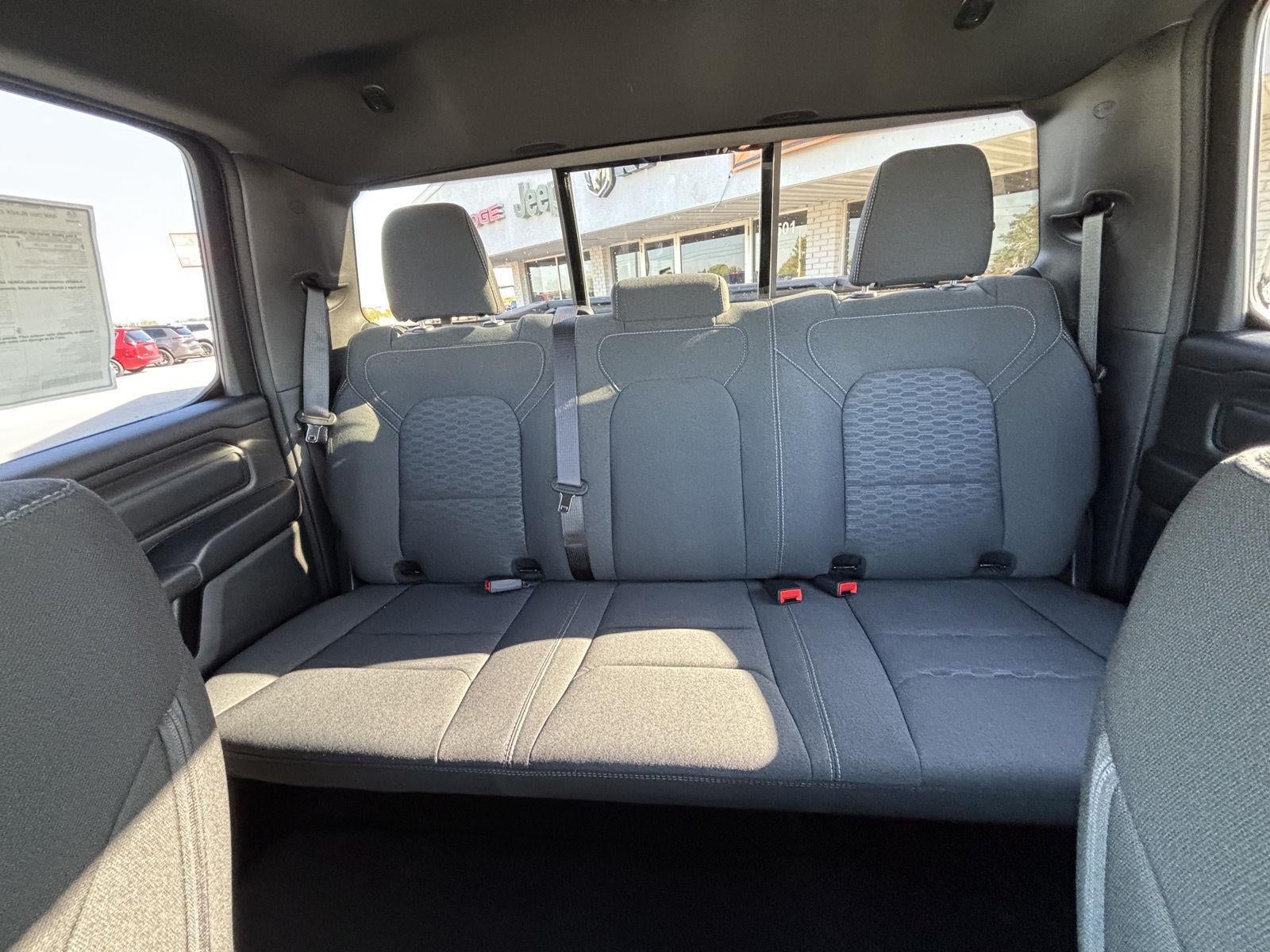 2027 RAM Ram 1500 RAM 1500 EXPRESS CREW CAB 4X4 5'7' BOX
