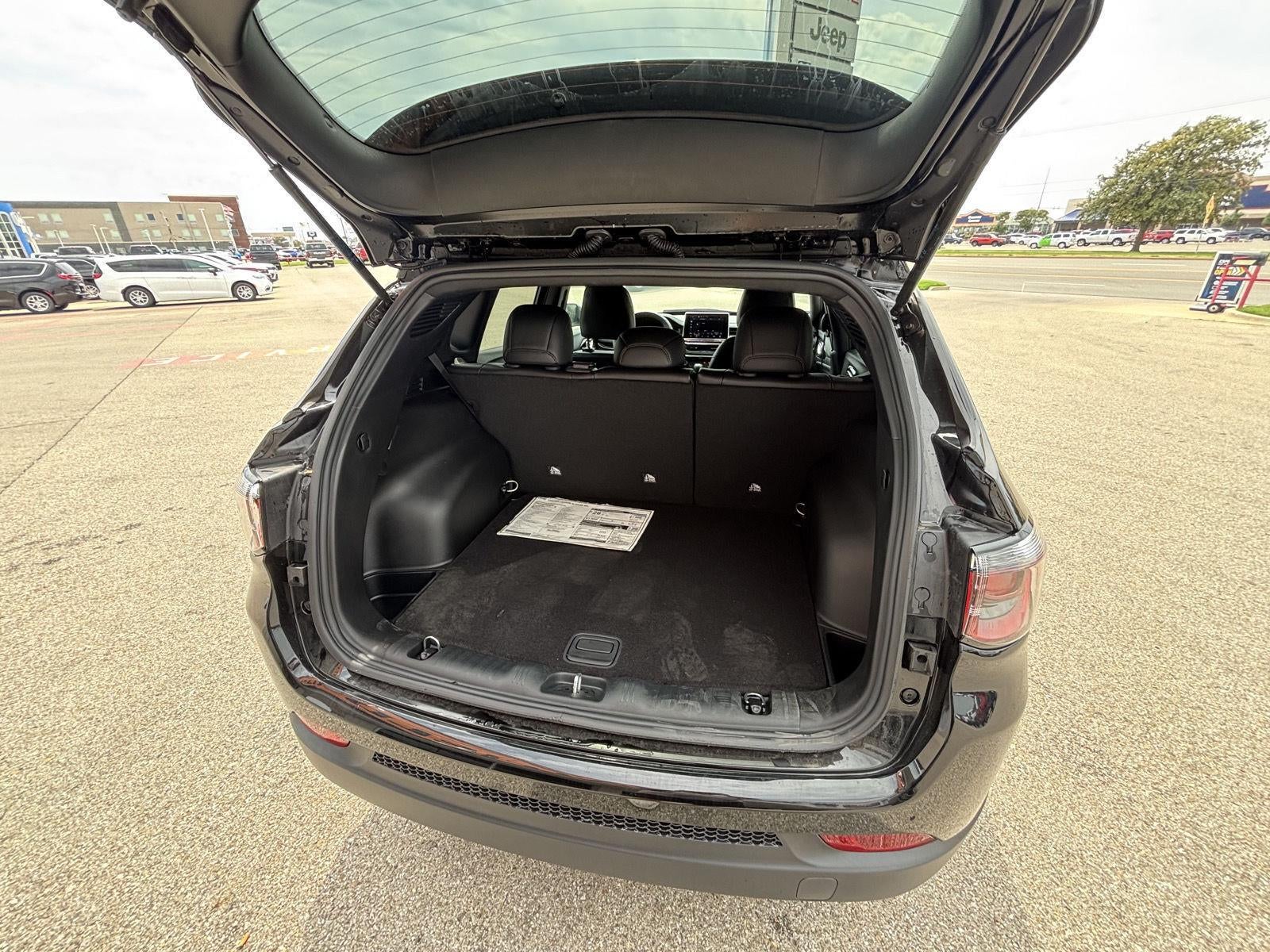 2026 Jeep Compass Latitude Altitude