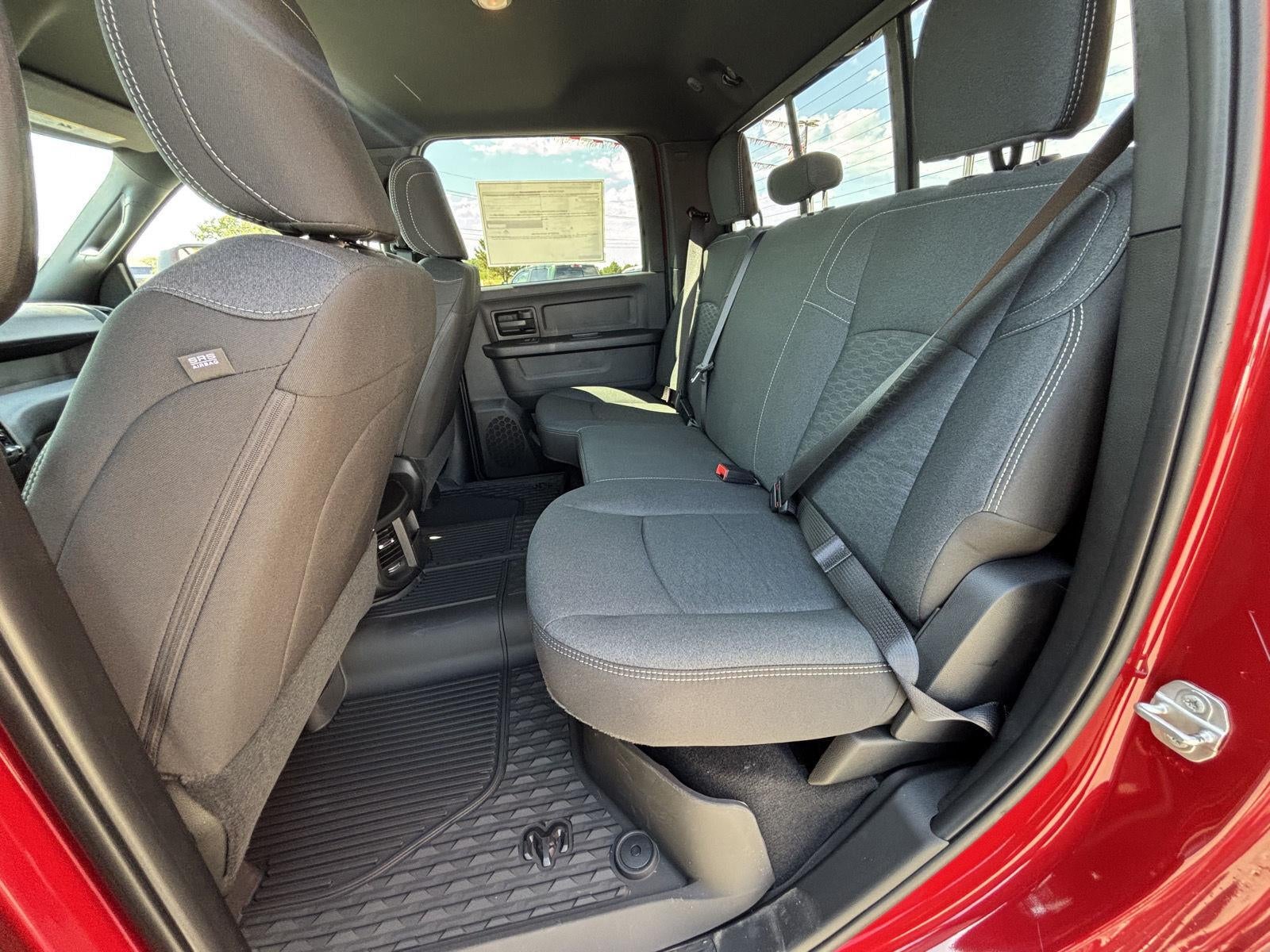 2026 RAM 2500 Black Express Crew Cab 4x4 6'4' Box