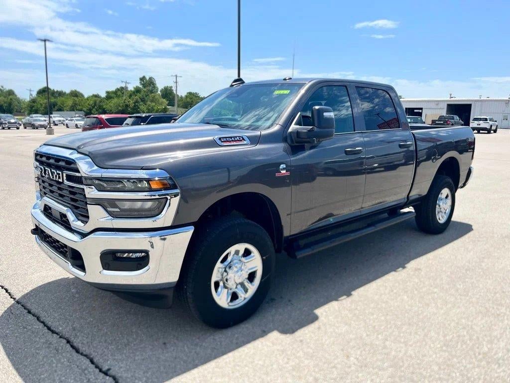 2026 RAM 2500 Tradesman Crew Cab 4x4 6'4' Box