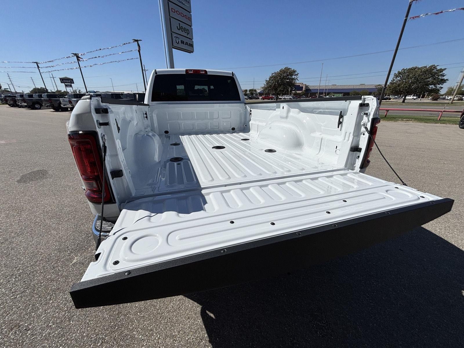 2027 RAM Ram 3500 RAM 3500 TRADESMAN CREW CAB 4X4 8' BOX