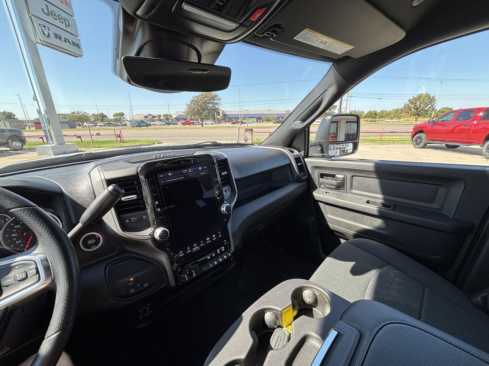 2027 RAM Ram 3500 RAM 3500 TRADESMAN CREW CAB 4X4 8' BOX