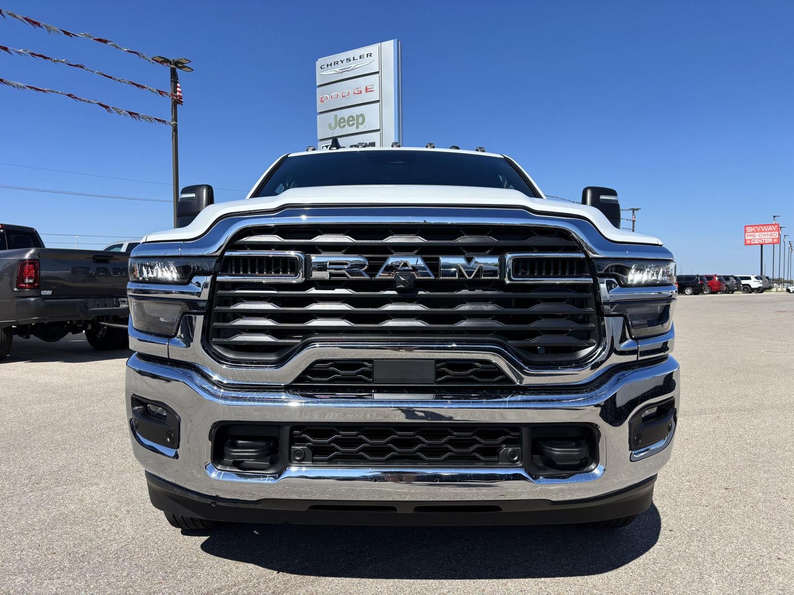 2027 RAM Ram 3500 RAM 3500 TRADESMAN CREW CAB 4X4 8' BOX