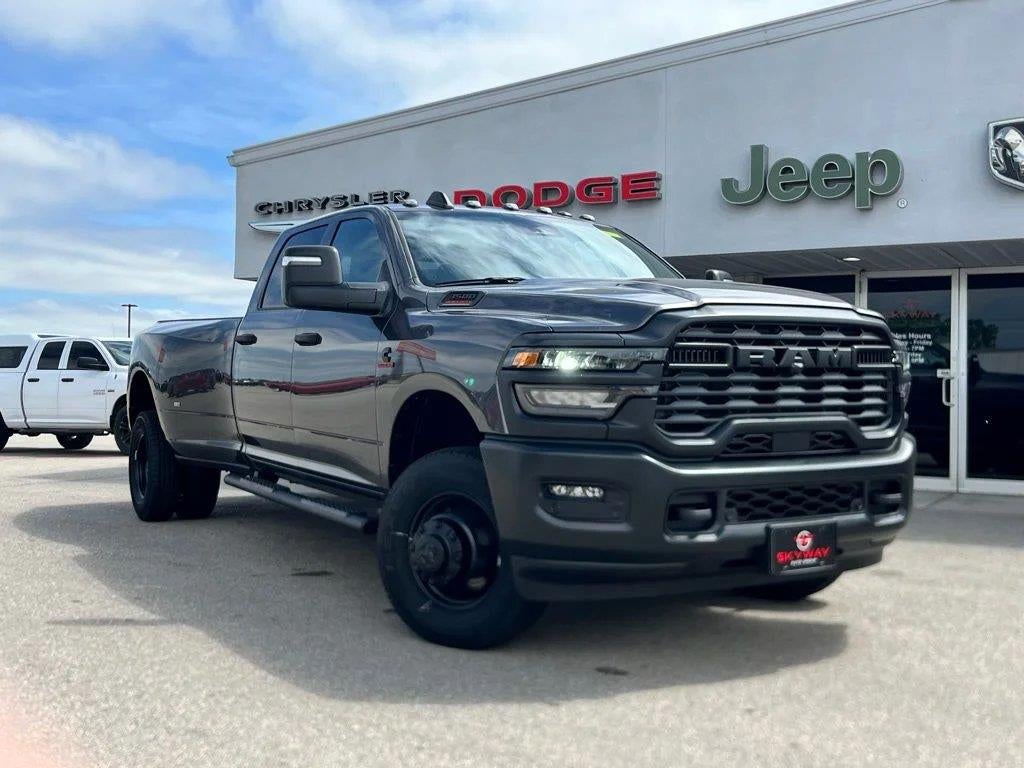 2026 RAM Ram 3500 RAM 3500 TRADESMAN CREW CAB 4X4 8' BOX