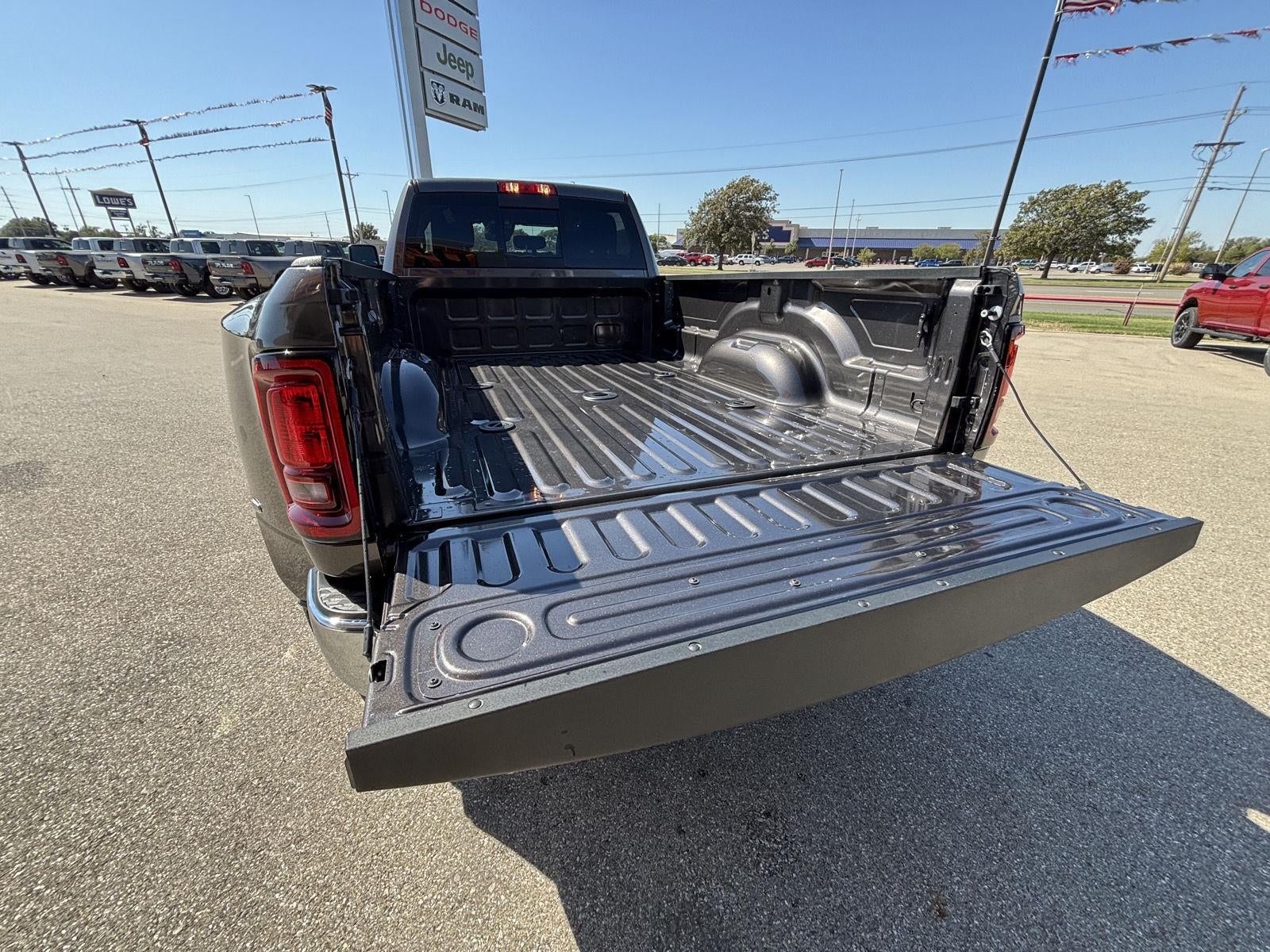 2027 RAM Ram 3500 RAM 3500 TRADESMAN CREW CAB 4X4 8' BOX