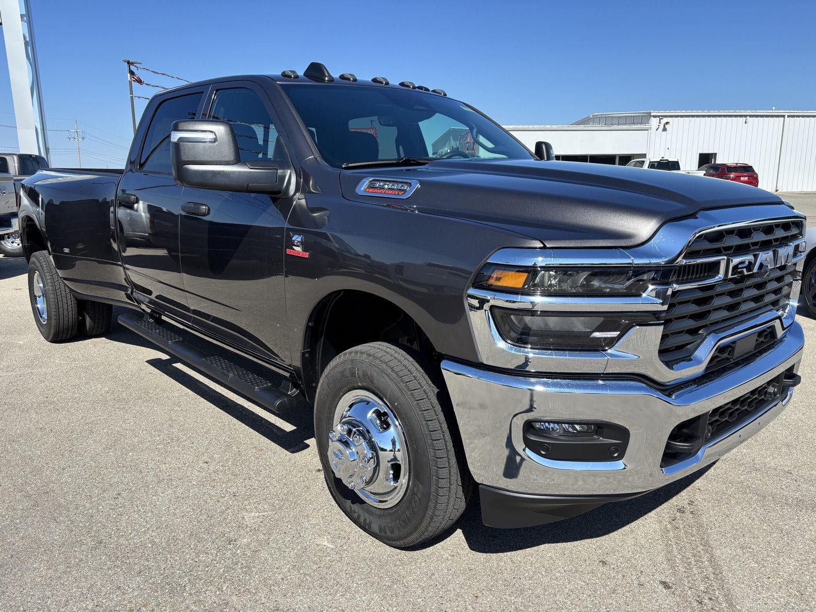 2027 RAM Ram 3500 RAM 3500 TRADESMAN CREW CAB 4X4 8' BOX