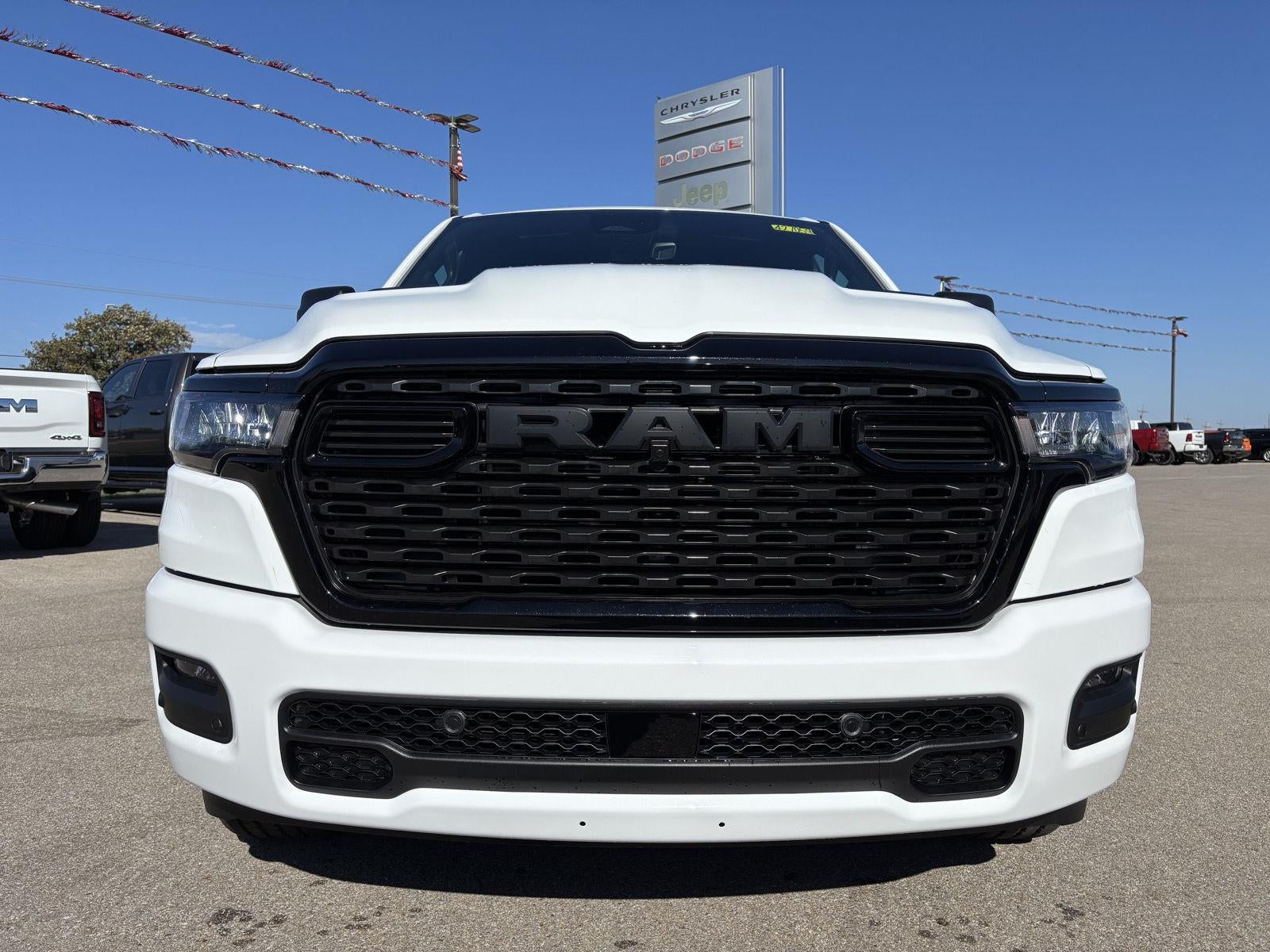 2027 RAM Ram 1500 RAM 1500 EXPRESS CREW CAB 4X4 5'7' BOX