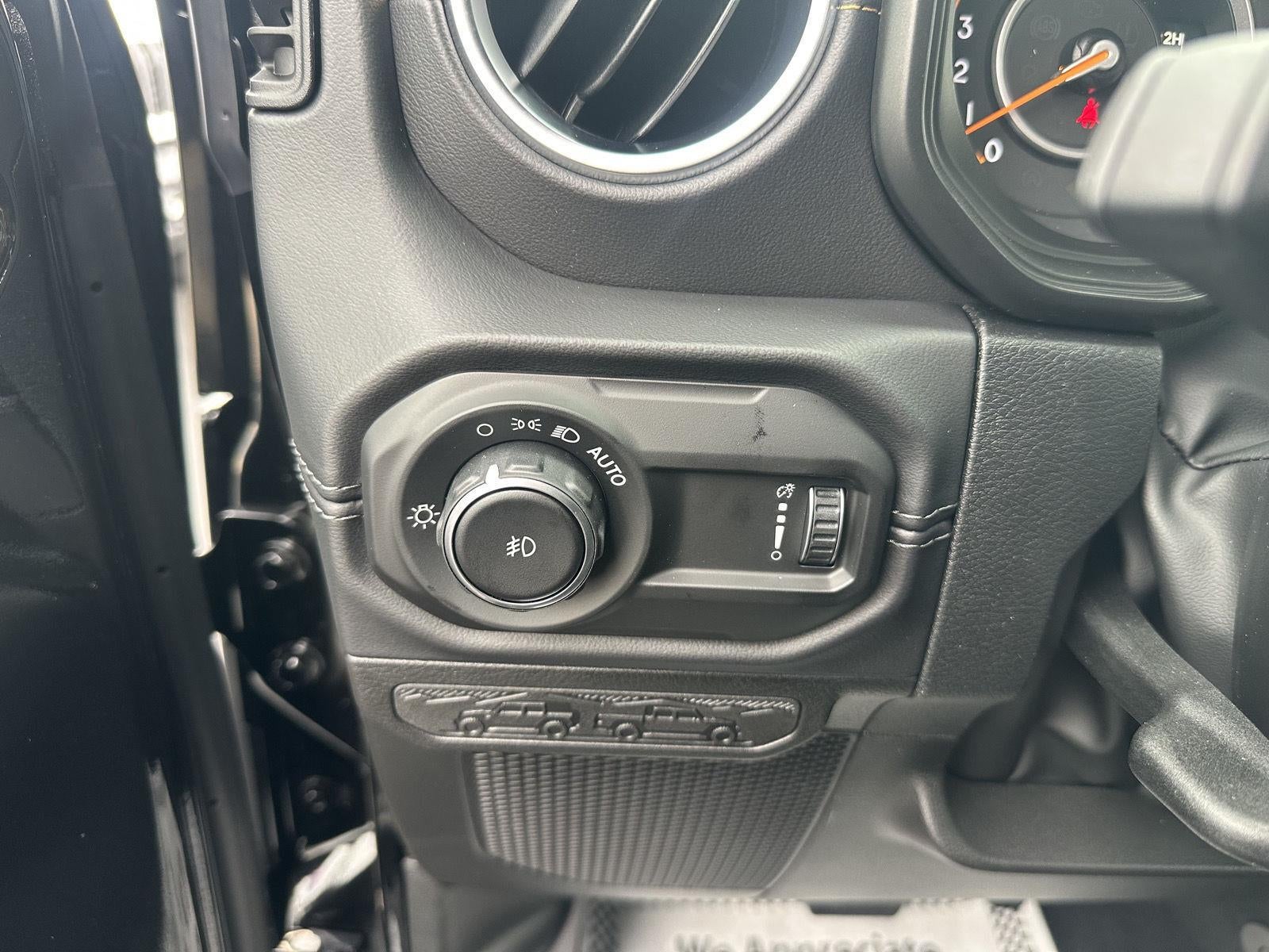 2027 Jeep Wrangler WRANGLER 4-DOOR SAHARA