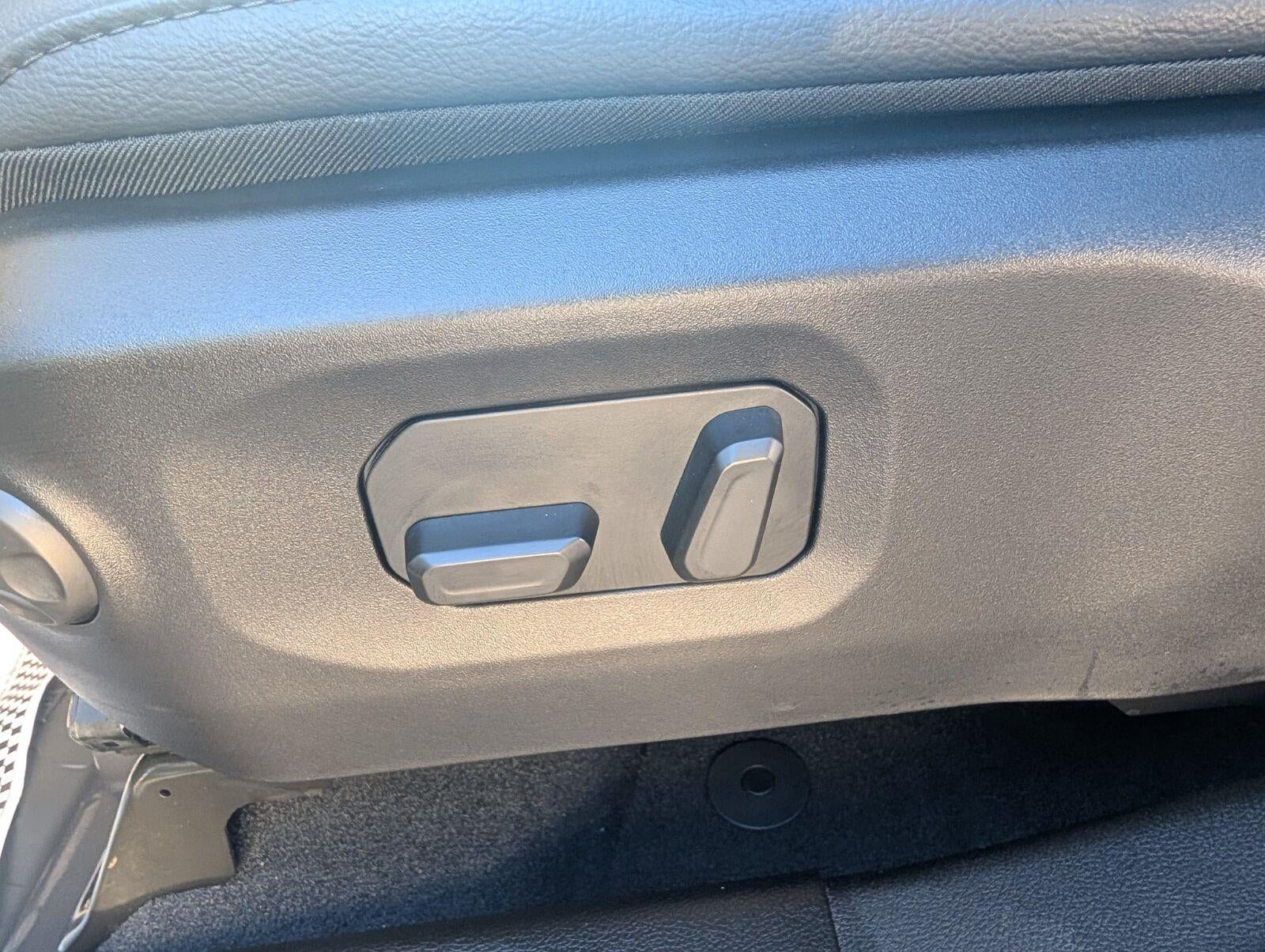 2027 Jeep Wrangler WRANGLER 4-DOOR SAHARA