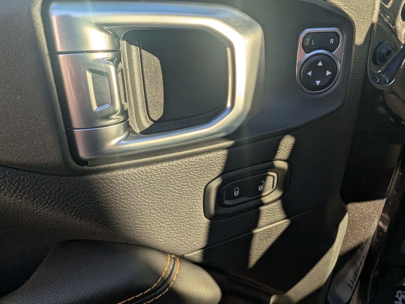 2027 Jeep Wrangler WRANGLER 4-DOOR SAHARA