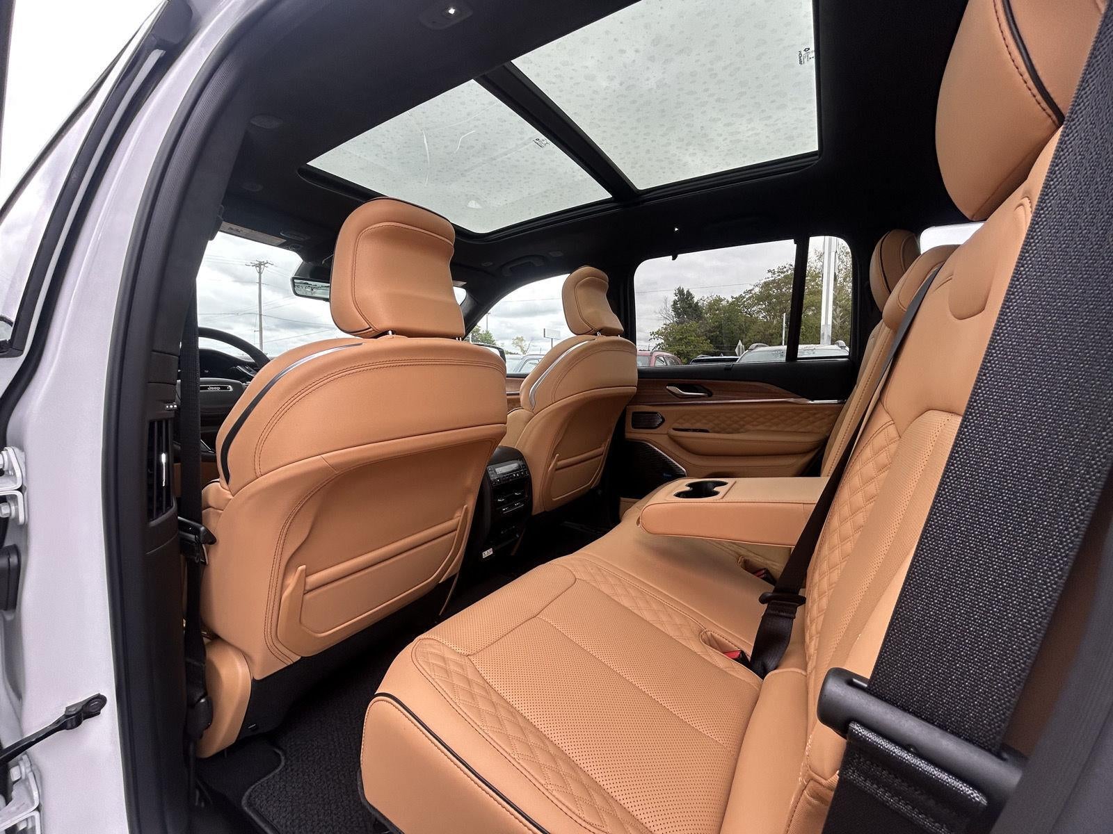 2027 Jeep Grand Cherokee GRAND CHEROKEE SUMMIT 4X4