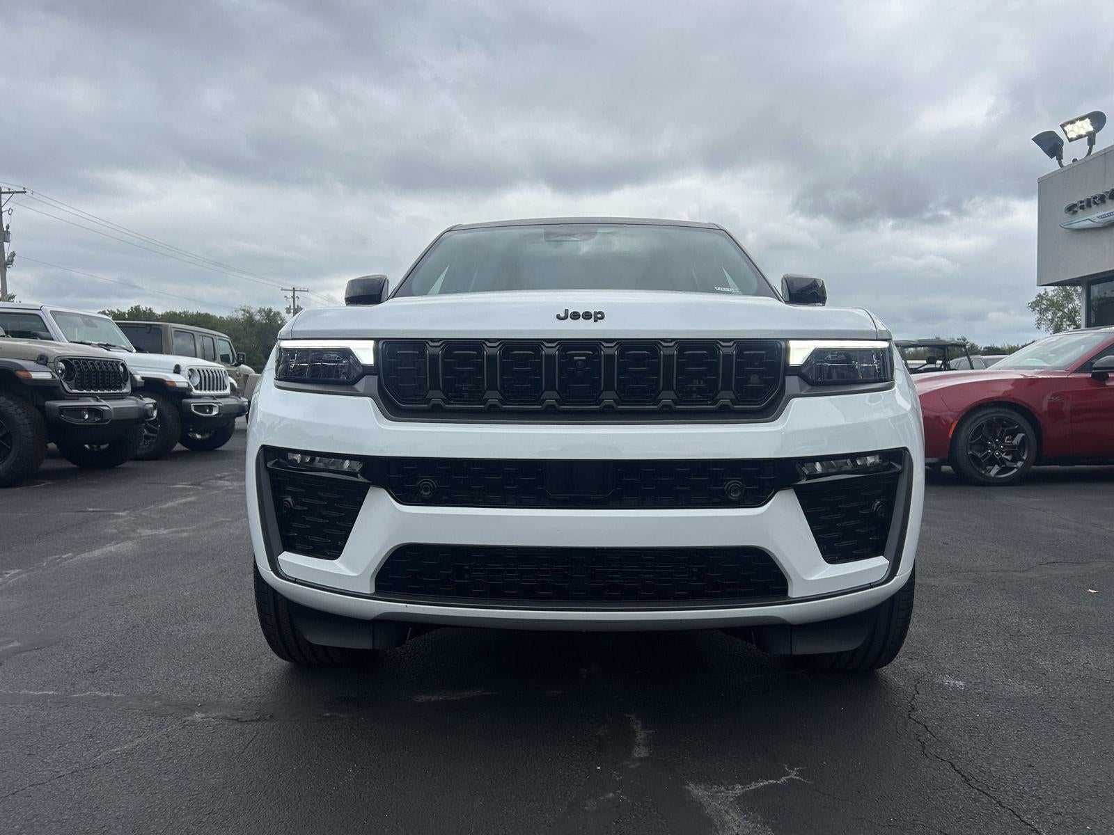 2027 Jeep Grand Cherokee GRAND CHEROKEE SUMMIT 4X4
