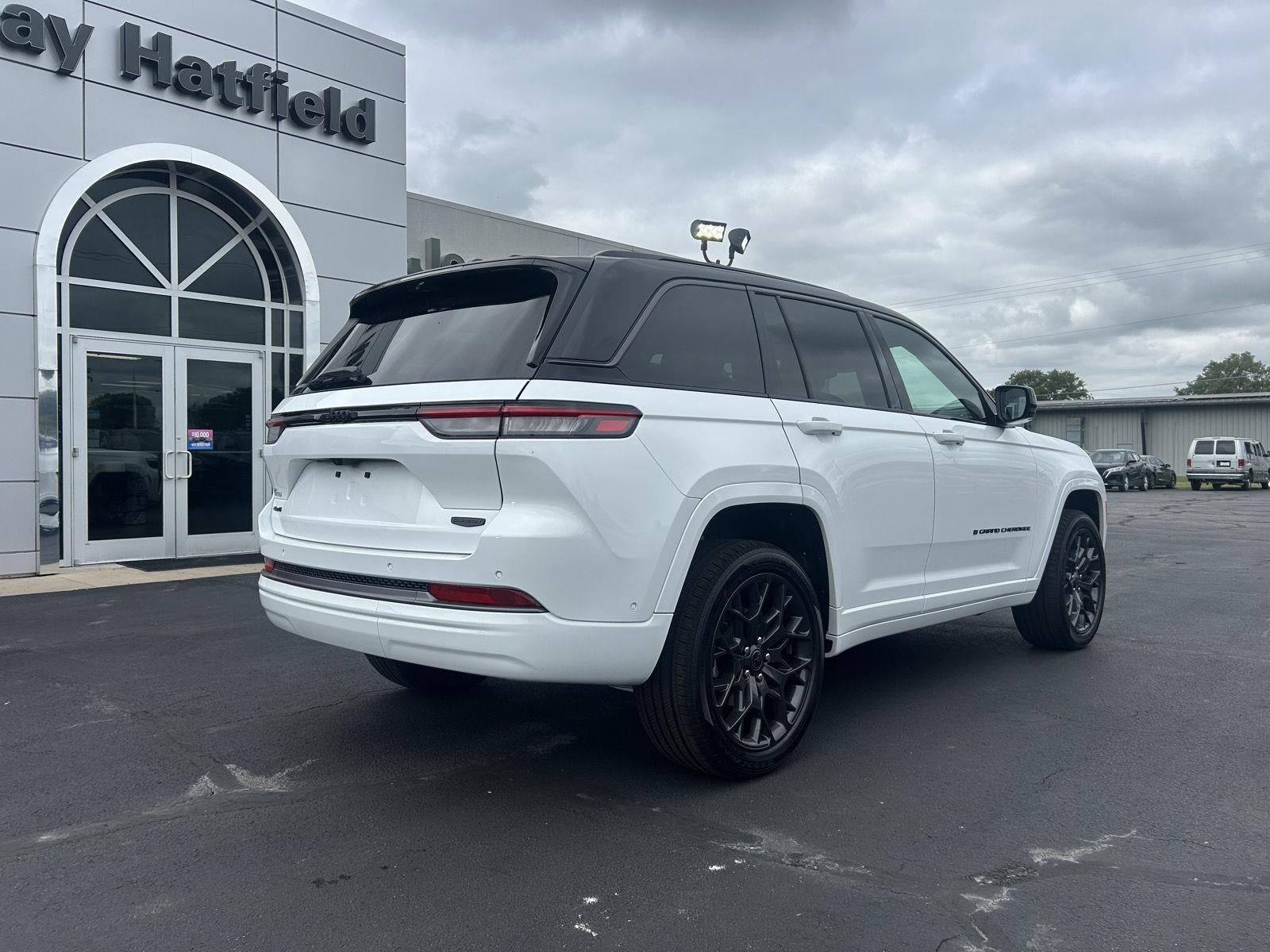 2027 Jeep Grand Cherokee GRAND CHEROKEE SUMMIT 4X4