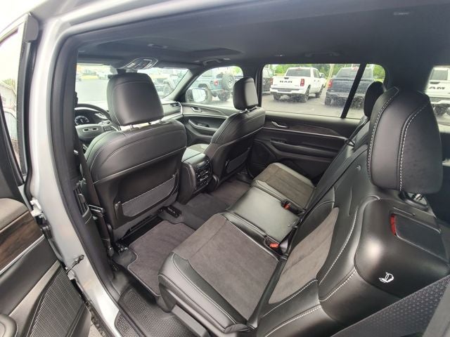 2026 Jeep Grand Cherokee GRAND CHEROKEE L LAREDO ALTITUDE 4X4