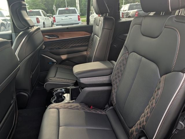 2026 Jeep Grand Cherokee GRAND CHEROKEE L SUMMIT 4X4