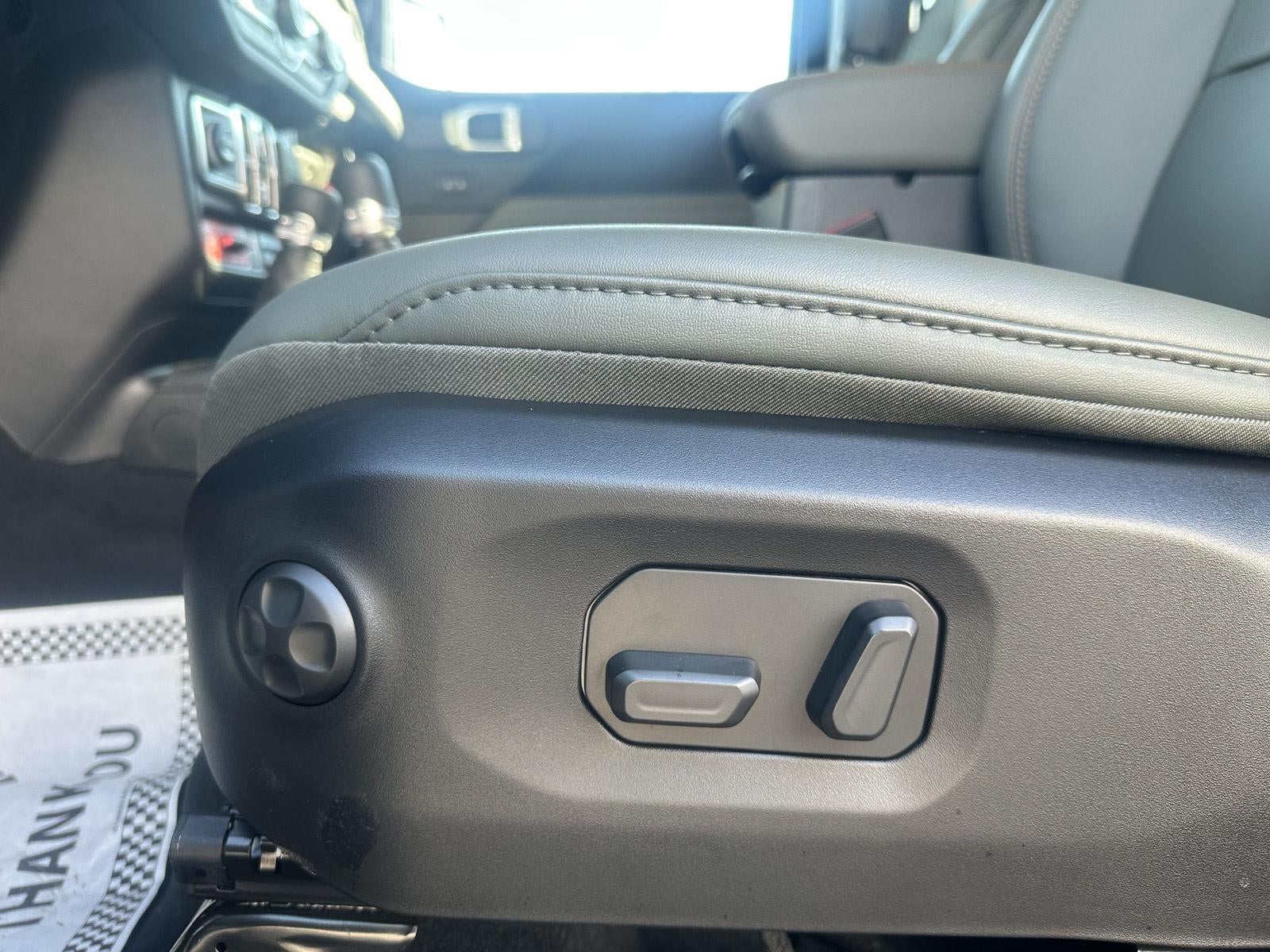 2027 Jeep Gladiator GLADIATOR MOJAVE X 4X4