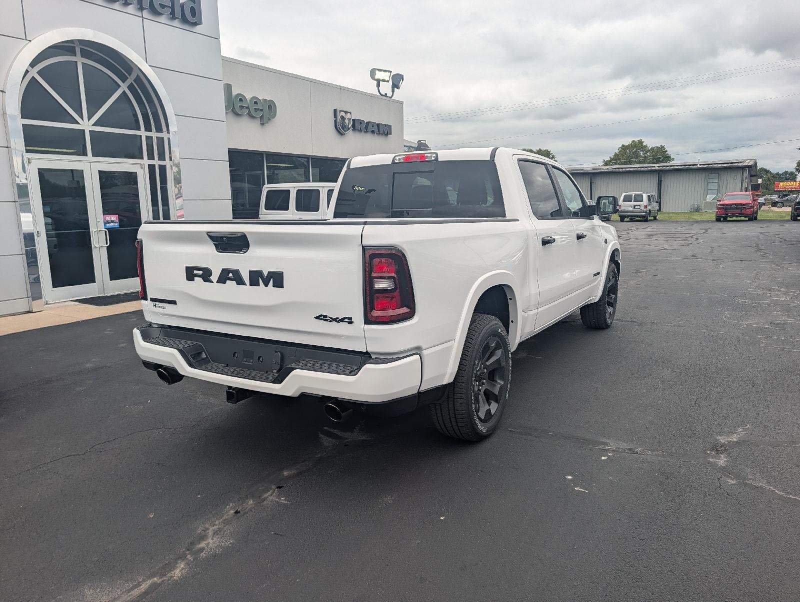 2027 RAM Ram 1500 RAM 1500 BIG HORN CREW CAB 4X4 5'7' BOX