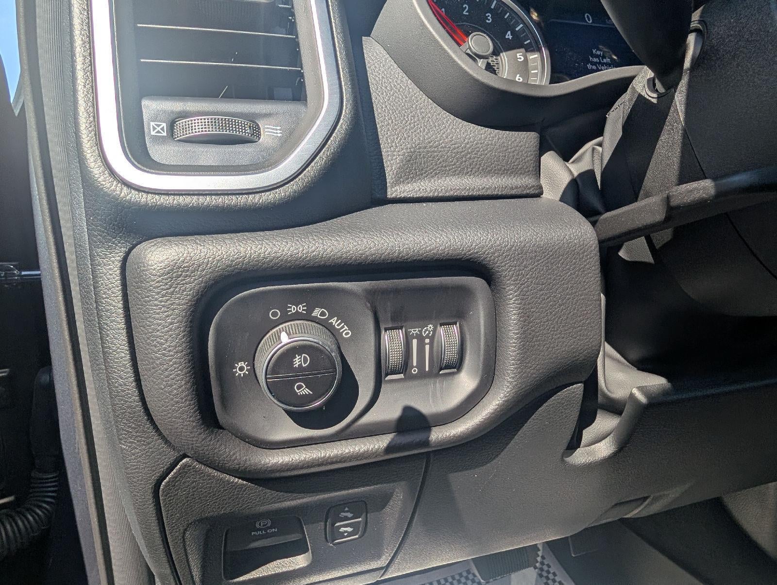 2027 RAM Ram 1500 RAM 1500 BIG HORN CREW CAB 4X4 5'7' BOX