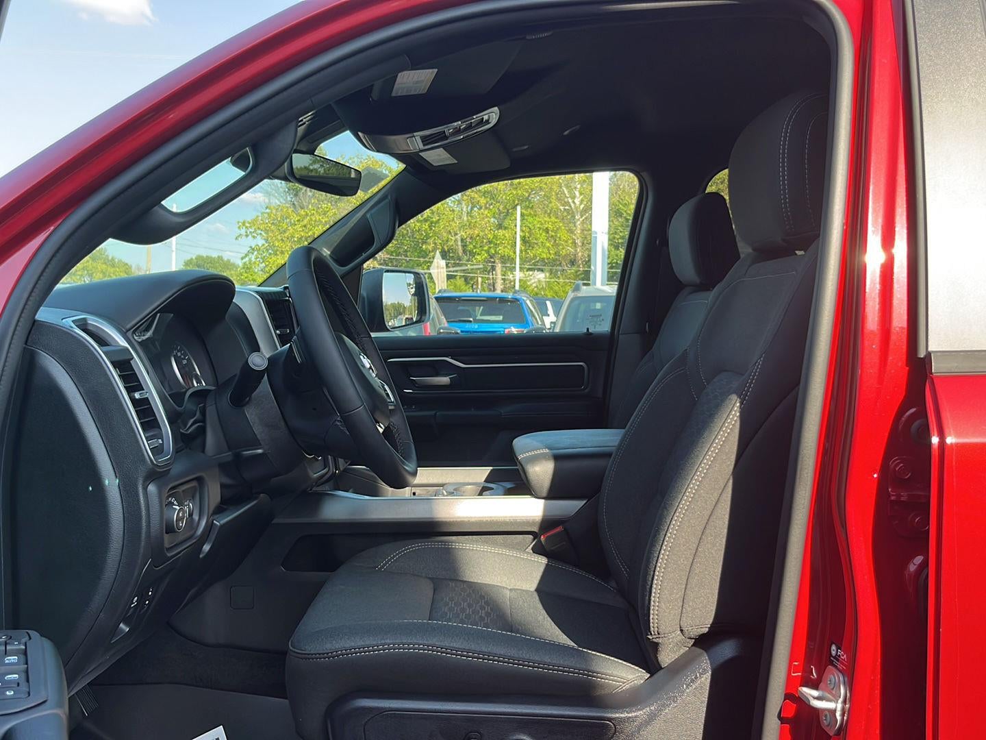 2027 RAM Ram 1500 RAM 1500 BIG HORN CREW CAB 4X4 5'7' BOX