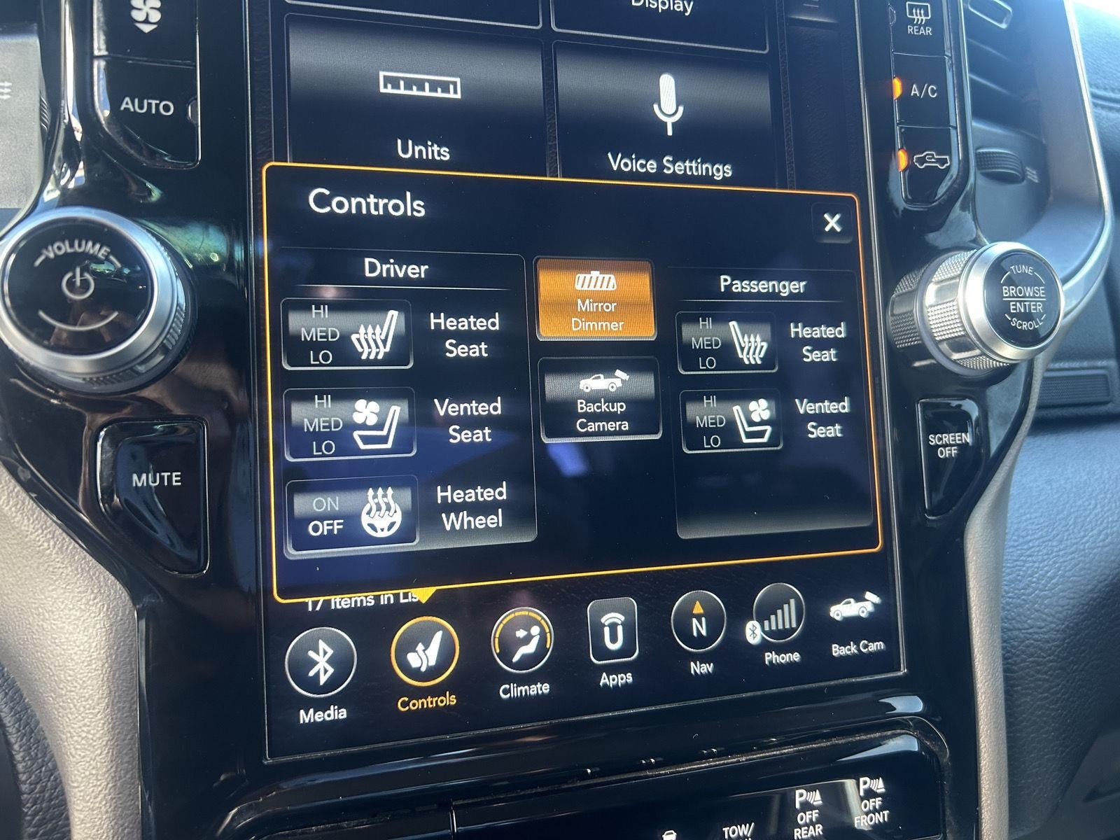 2021 RAM 1500 Laramie Crew Cab 4x4 5'7' Box