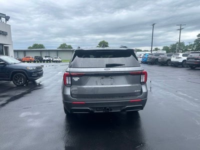 2025 Ford Explorer ST-Line