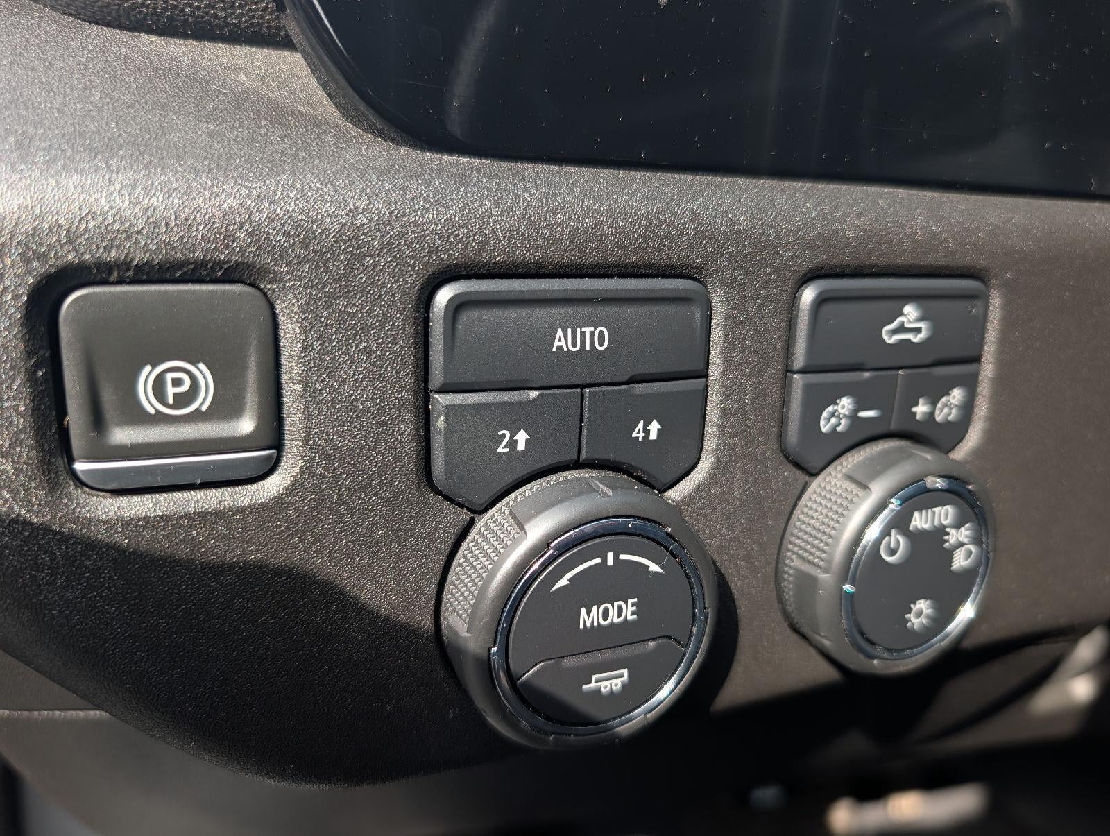 2023 Chevrolet Silverado 1500 4WD Crew Cab Standard Bed LT